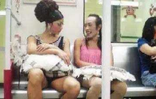 地铁吐血女孩前男友去年因病离世