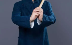 张雪峰员工：坚信他永不停歇的奔跑之路